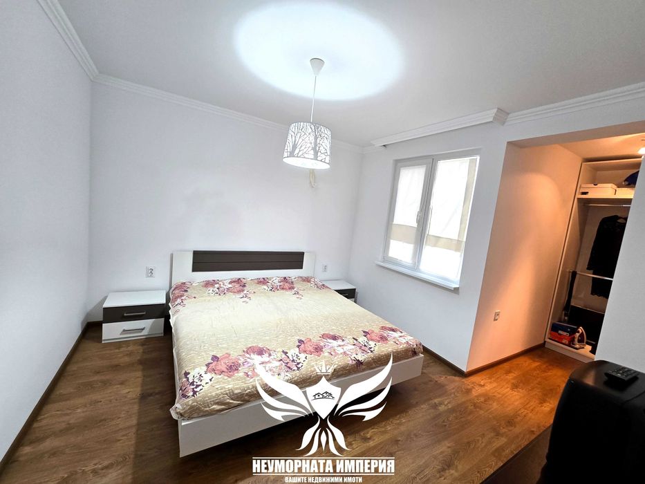 Продавам тристаен апартамент 2ет 120кв в Асеновград, широк център