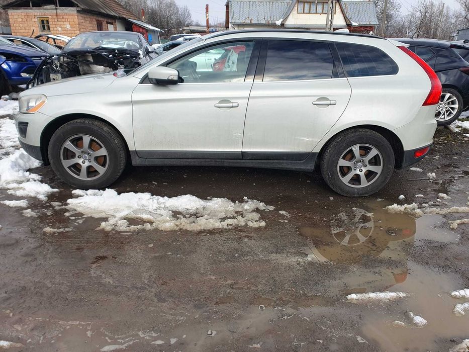 Dezmembrez Volvo XC60 2.4D 4X4 2009