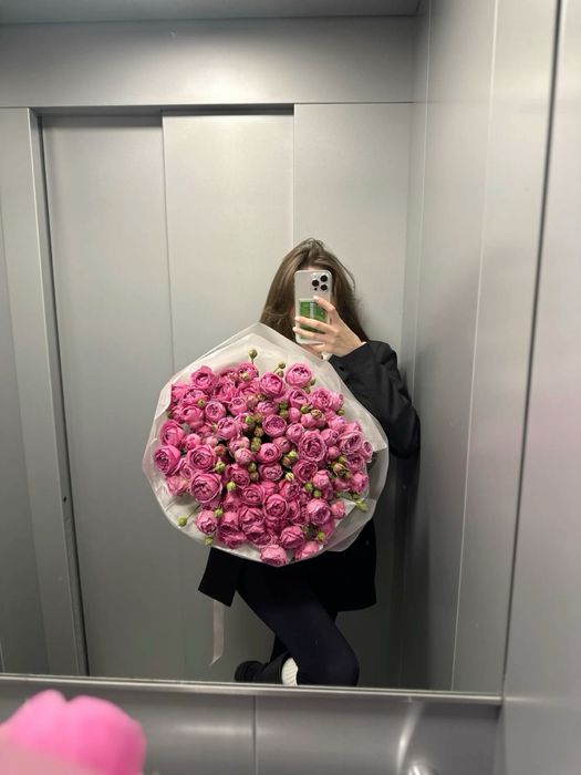 Букет из кустовых роз