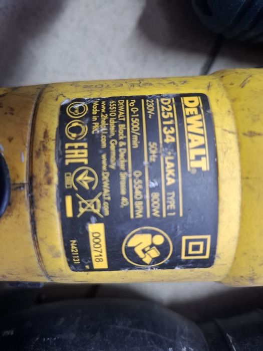 Дрель фирмы dewalt