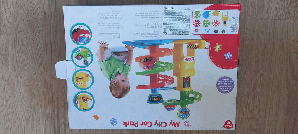 Каска - пожарникар - комплект и писта с количка / топчета, ксилофон