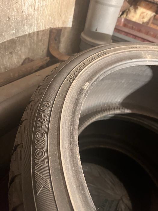 Продам шины на 18