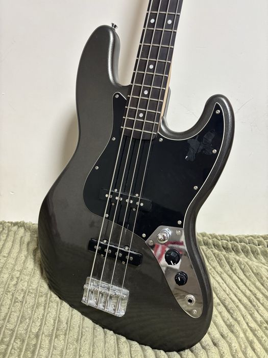 squier affinity jazz bass