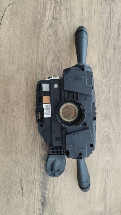 За Пежо 208 лостове за фарове и мигачи