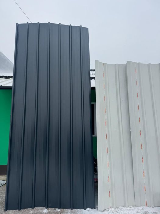 Tablă nouă și rebut( recuperată de pe panourile sandwich.)