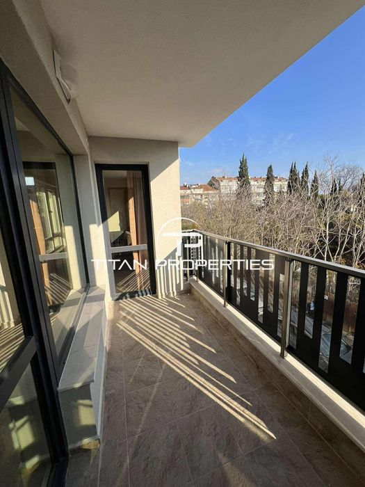 Дава се под наем Тристаен апартамент в Варна, Център - 104 кв.м за 1380 € - Снимка #20