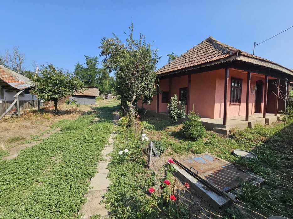 Casă cu teren 1.460 mp, toate utilitățile, lângă pădure – Frăsinetu de Jos, Călărași