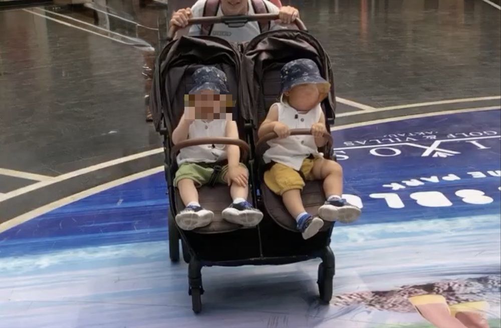 Коляска для двойни