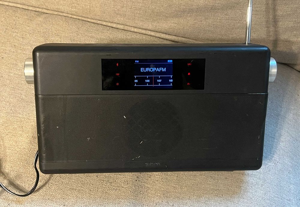 Radio portabil Geneva DAB FM Bluetooth functional