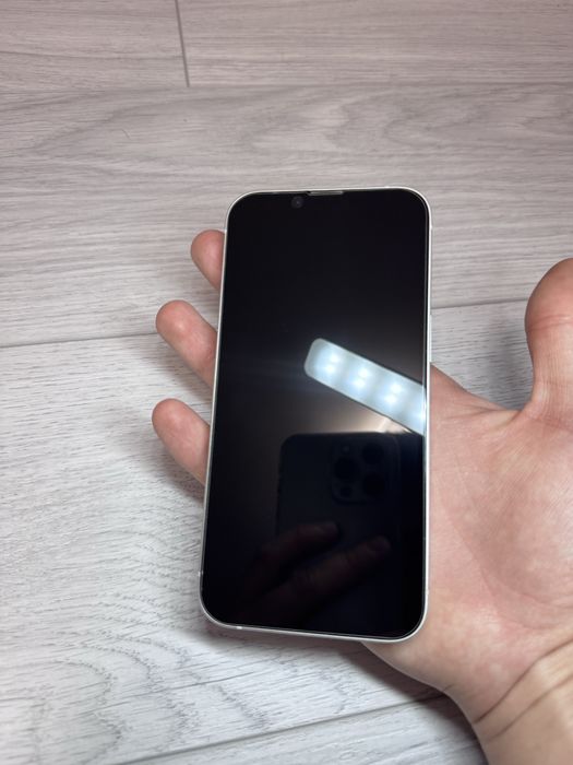 iPhone 13 128GB Impecabil | Nedeschis | 4 huse + 2 folii sticlă