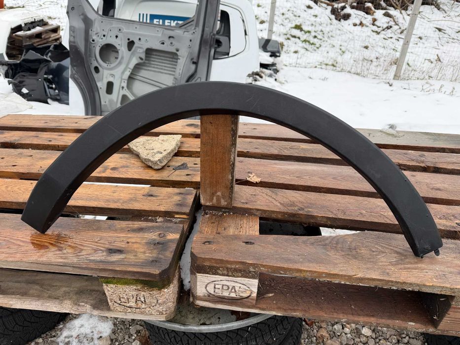 Лайсна Вежда калник Volvo XC40