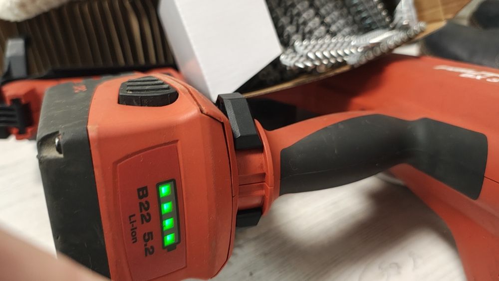 Pistol hilti bx3 si 10 mii de cuie