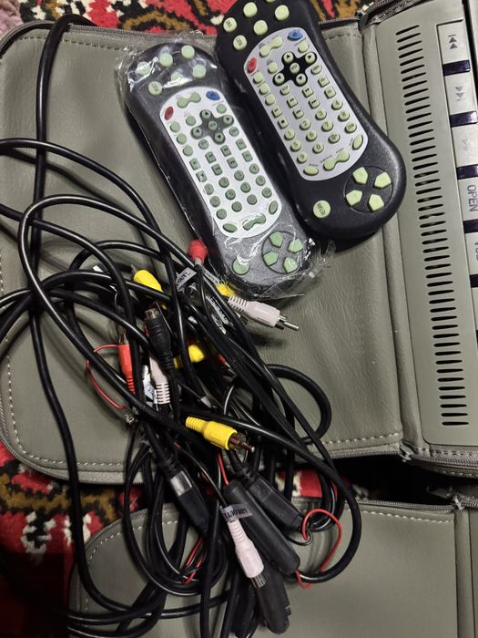 Манитор Подголовник