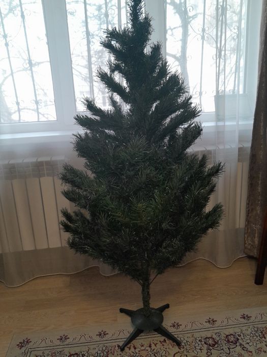 Ёлка искусственная