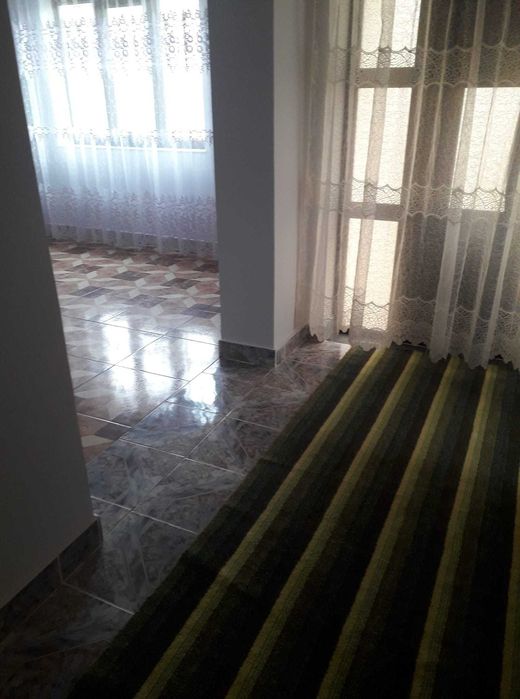 Vând casă complet renovată + anexe și teren 1300 mp, orașul Darabani
