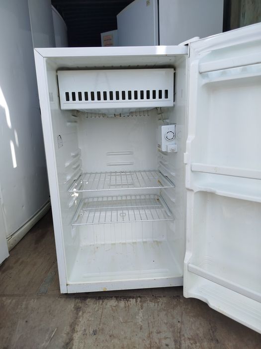 Офисный холодильник