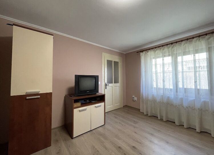 Închiriez casă în Focșani