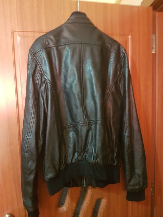 Geaca din piele. Piele.
