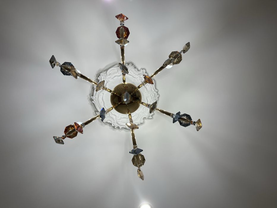 Продам 6 рожковую люстру.