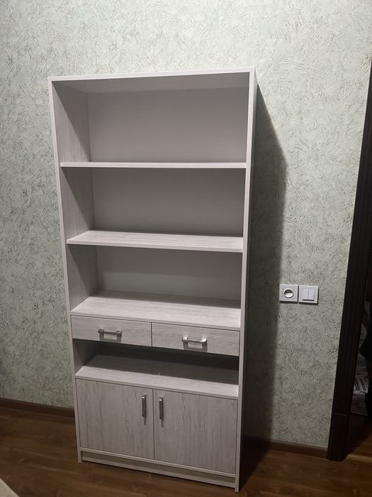 Книжний шкаф