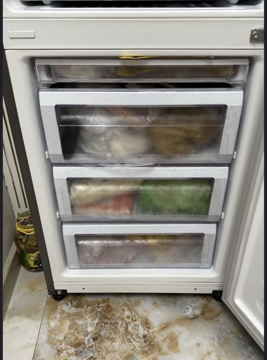 Продам холодильник Samsung