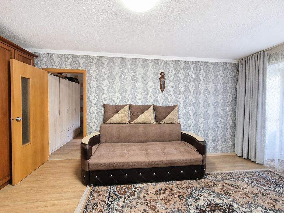 Продам 2 комн квартиру на Востоке
