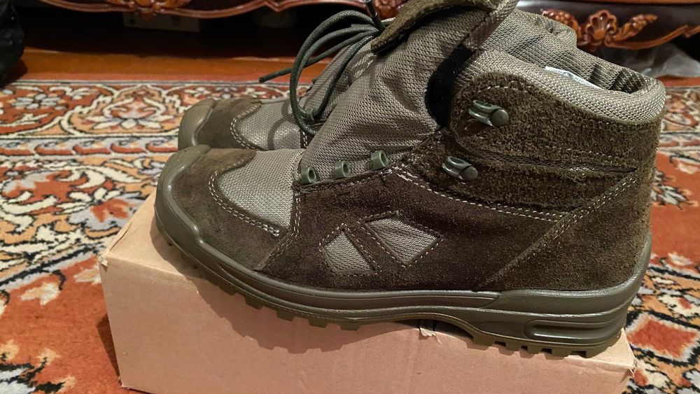 военный кроссовка оригинал