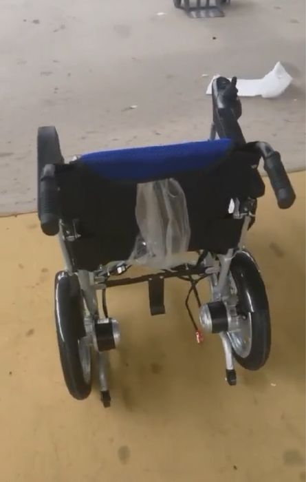 Продам инвалидную коляску с электроприводом