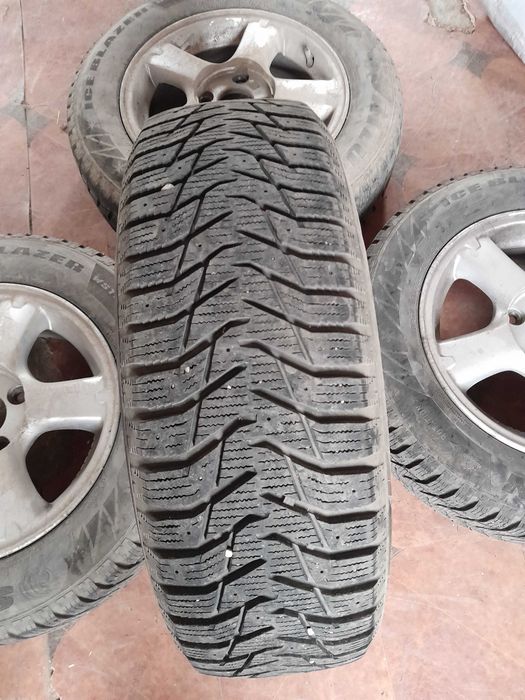 Продавам зимни гуми 4x114.3- 15 цола