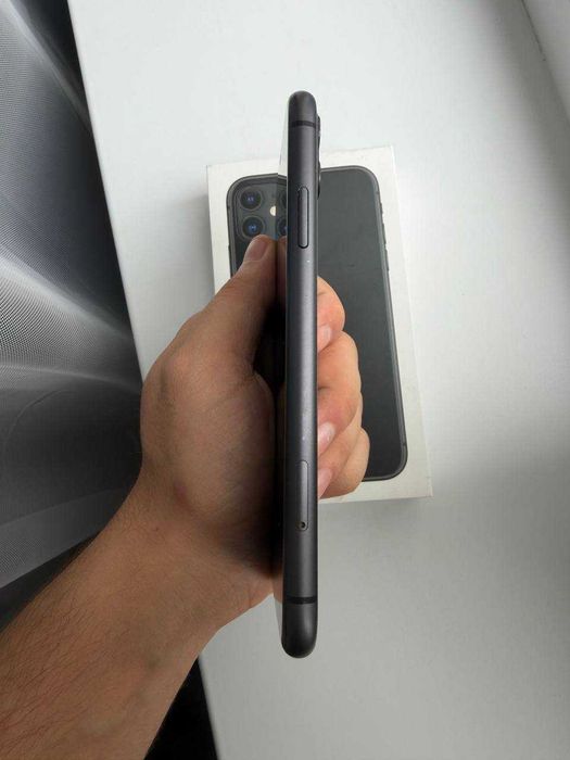 Продам IPhone 11 64gb