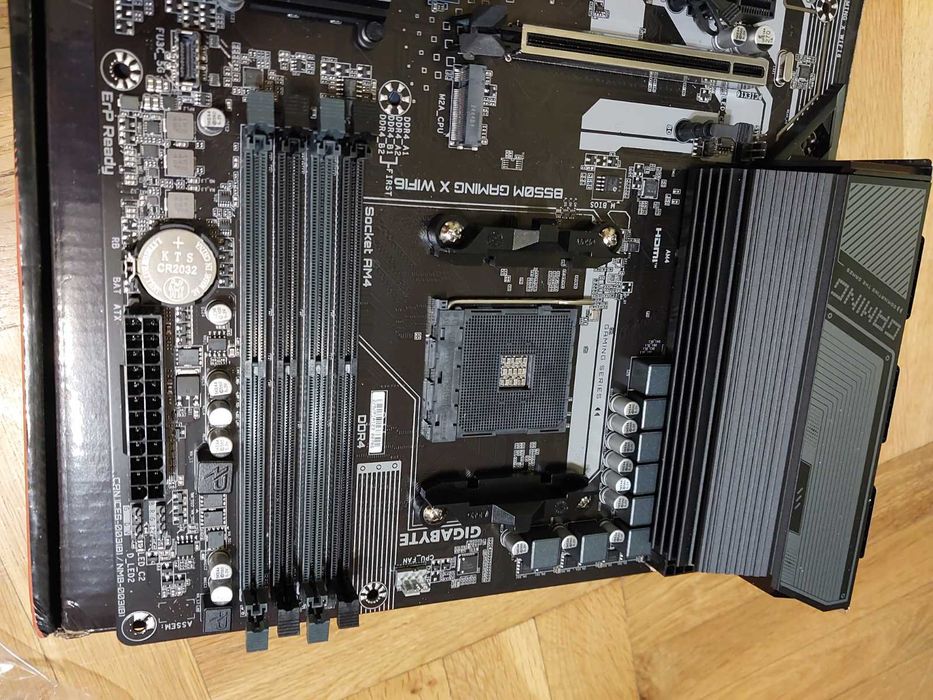 AMD Ryzen 5 5600X + Gigabyte B550M Gaming X Wi-Fi6