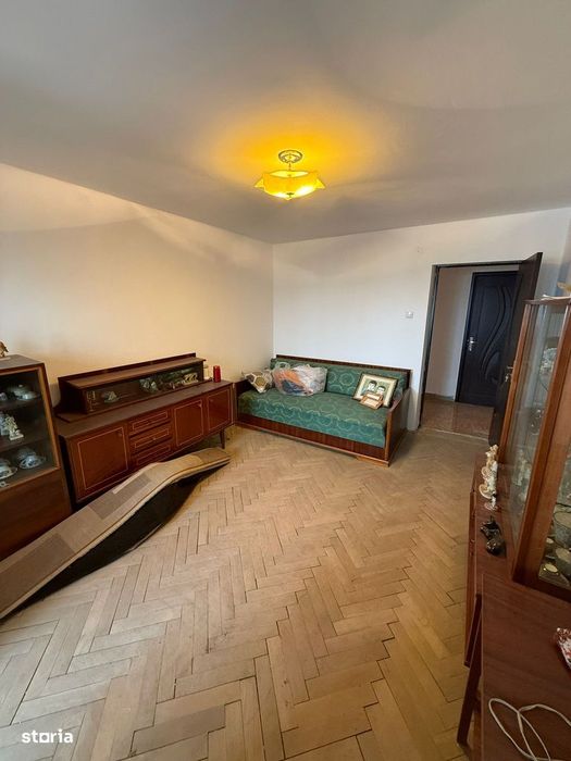 Apartament 3 decomandate Calea București Institut 7/10 71 mp