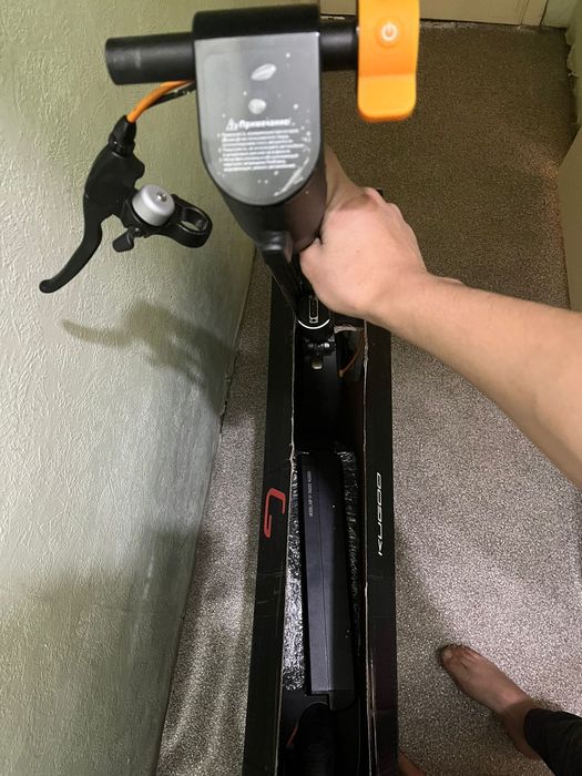 Срочно продаю электронную самокат