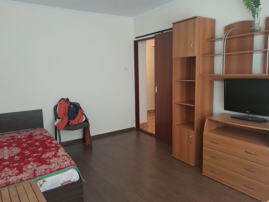 Închiriez garsoniera situata in cartierul Nord