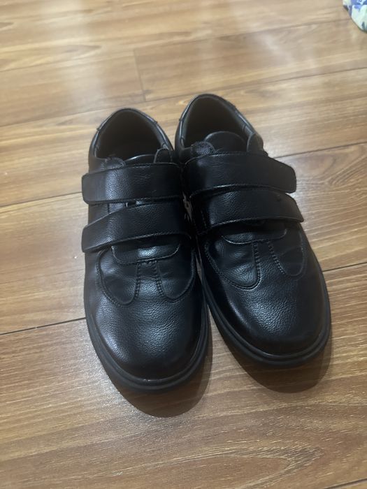 Продам туфли для мальчика.