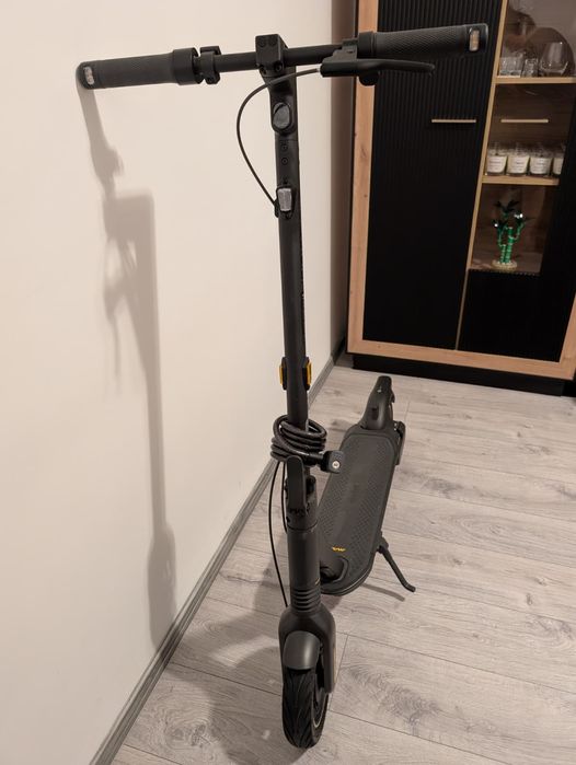 Trotineta electrica Segway Ninebot Max G2 E noua