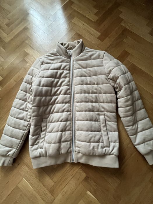 Пролетно яке бежов цвят