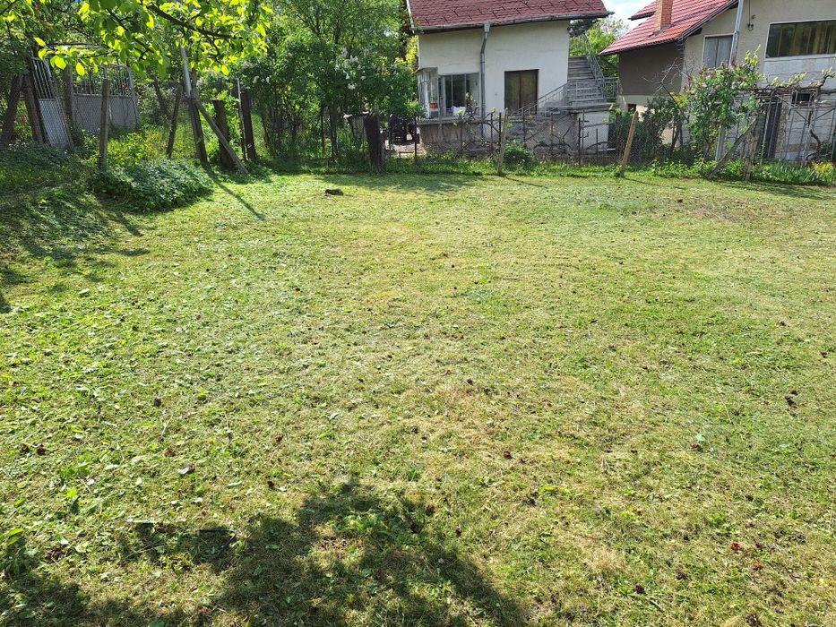 Косене на трева почистване на терени подрязване на жив плет и поддръжк