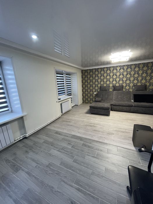 Продам 3-х комнатную квартиру.    Район ЖБИ