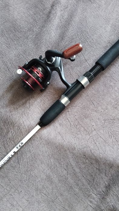 Спиннинг с катушкой 1.8 м.