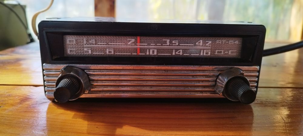 Ретро радио за кола