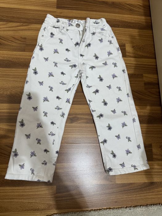 Джинсы на девочку 4-5 лет