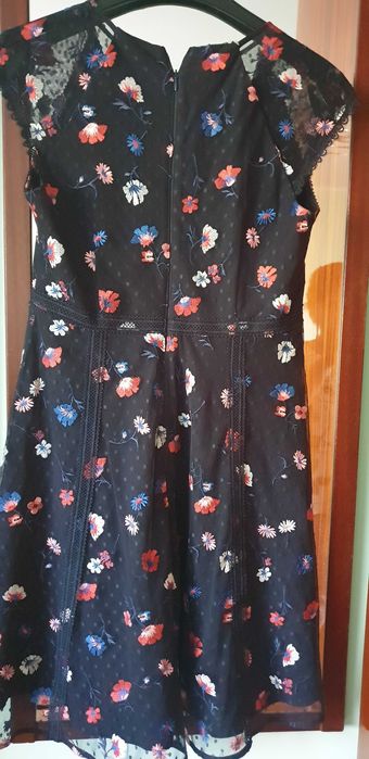 Vind rochie de ocazie model deosebit