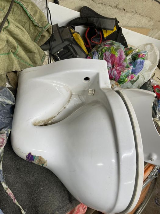 Продам унитаз целый