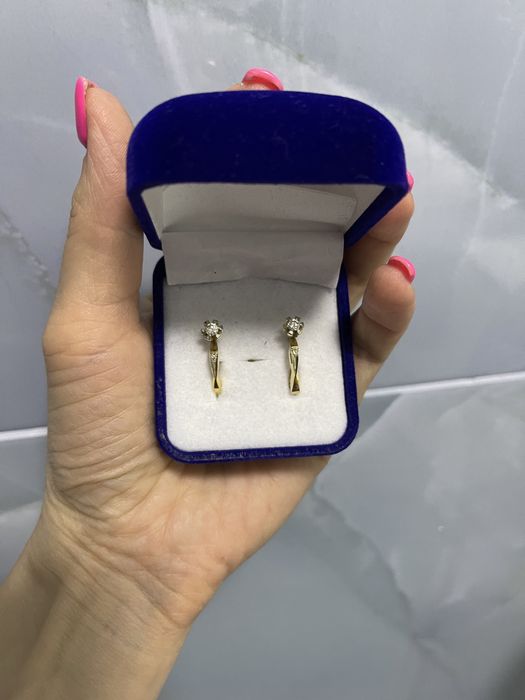 Золотые серьги с бриллиантами 750 проба