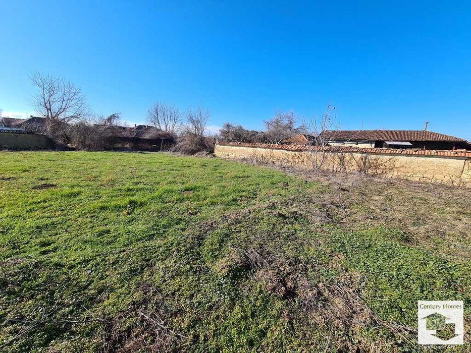 120354 Къща с просторен двор и кладенец в с. Драганово