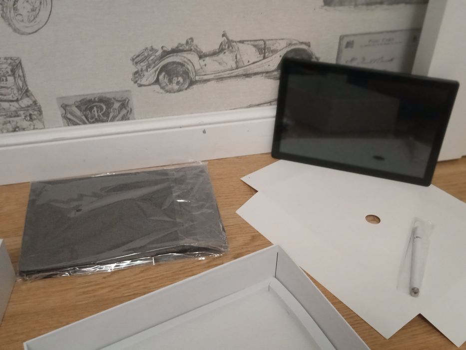 Продам планшет!! вместе часы