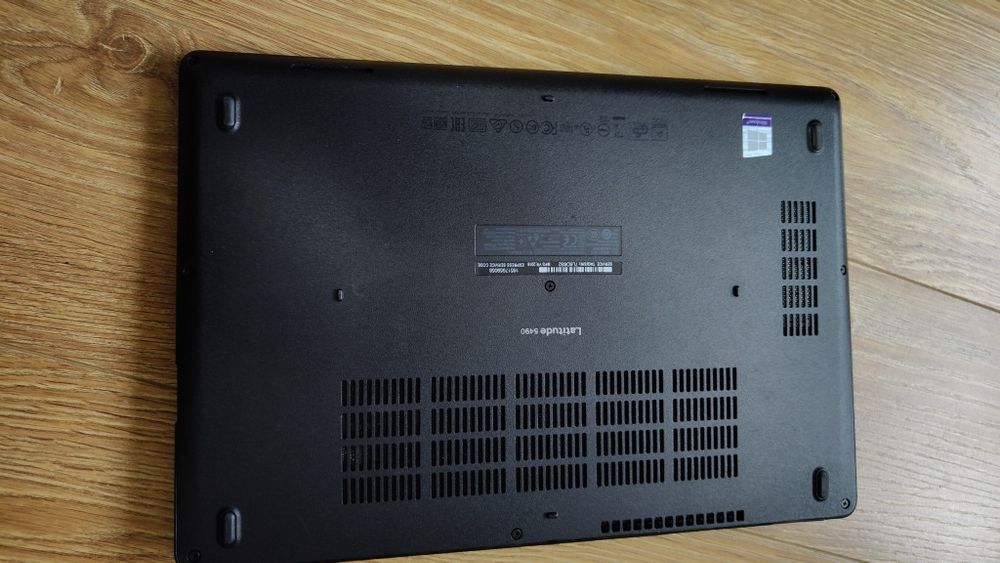 Dell Latitude 5490 / i5 gen7 / 8 GB RAM / ssd 256 /