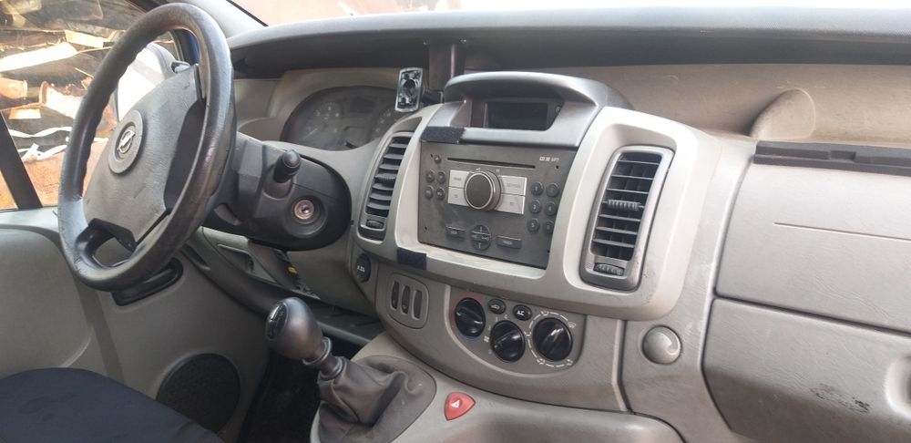 Опел Виваро 2.5DCI