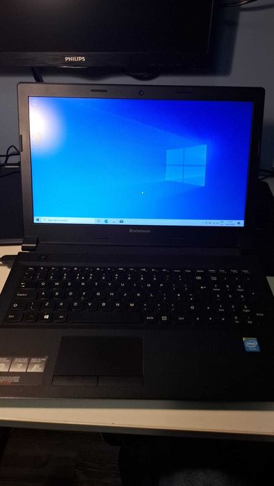 Laptop lenovo 8GB RAM SSD Licenta Windows